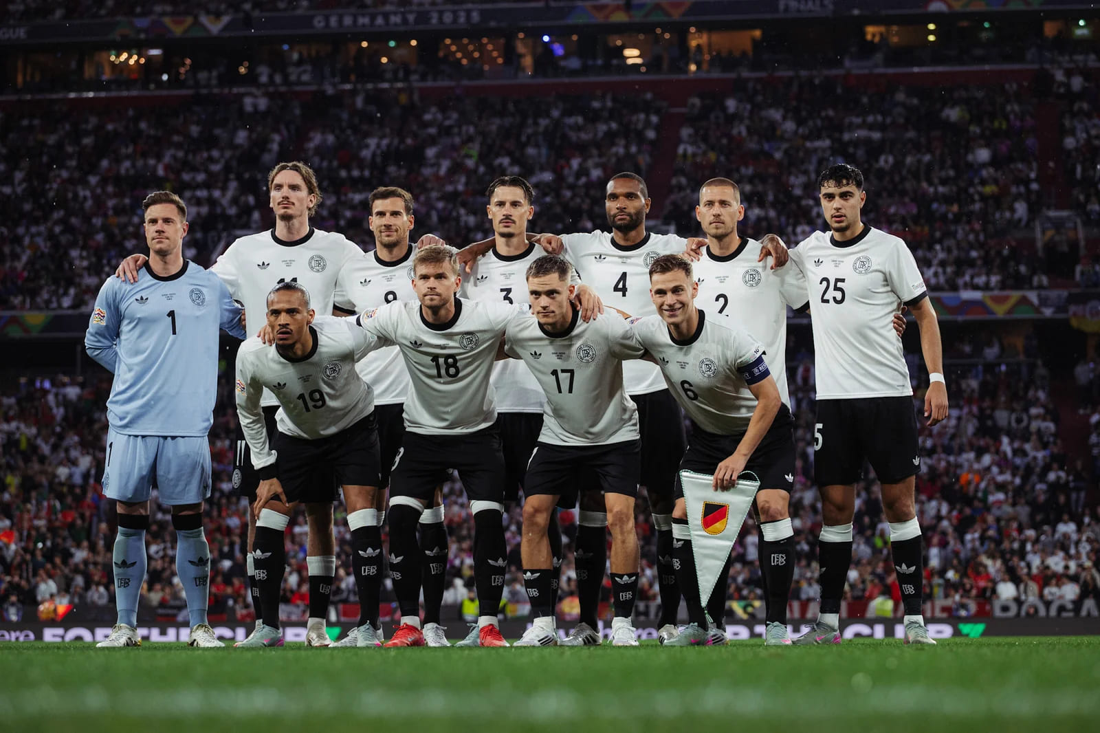 Hacer clic para ampliar: Alemania foto de equipo para Alemania
