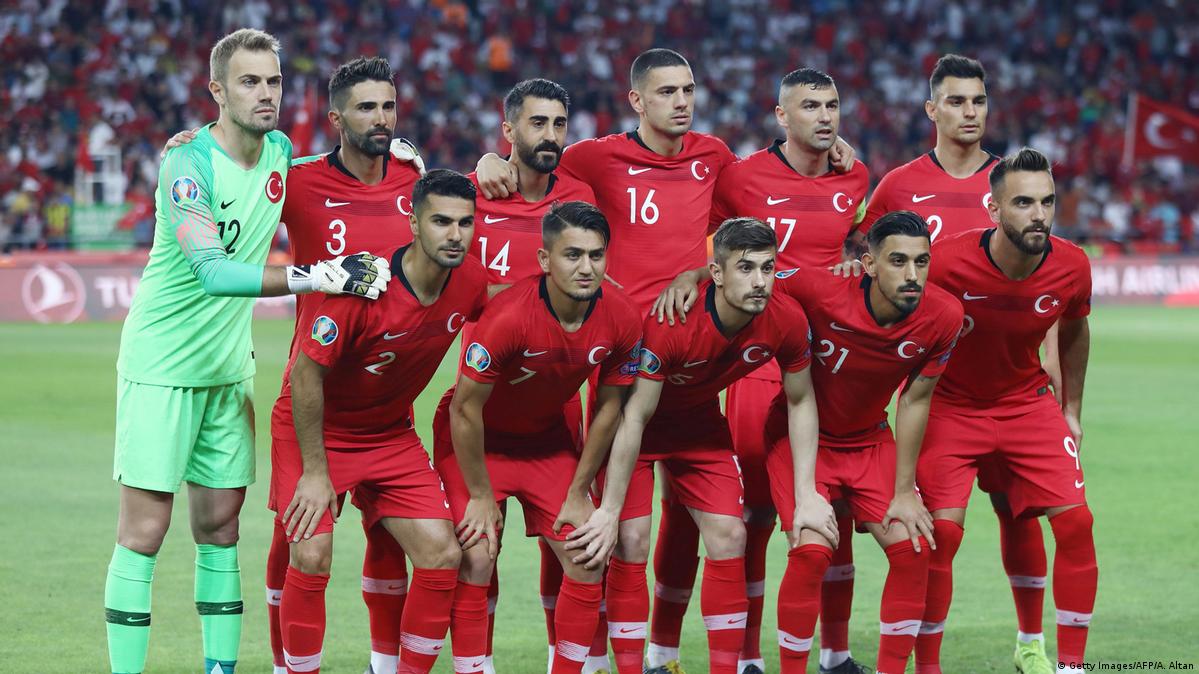 Hacer clic para ampliar: Turquía foto de equipo para Turquía